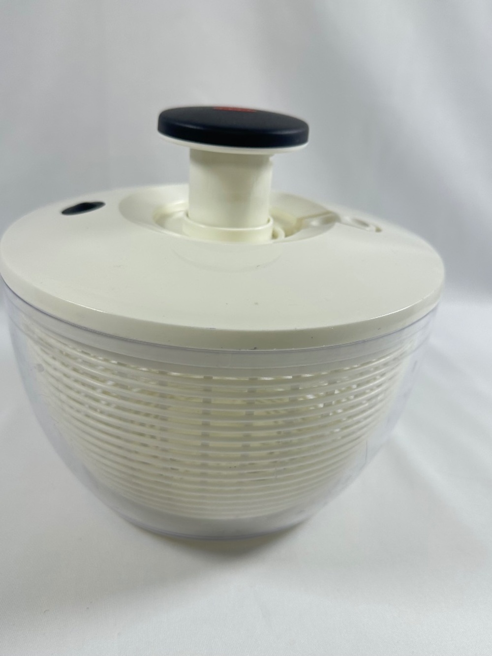 OXO 7.5 Inch Salad Spinner - Clear and White